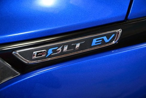 Used 2017 Chevrolet Bolt Premier w/ Driver Confidence II Package image 13
