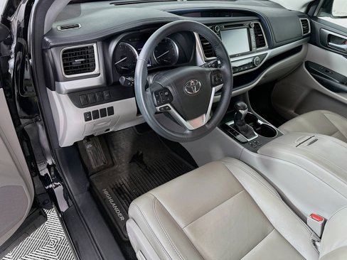 Used 2015 Toyota Highlander XLE image 9