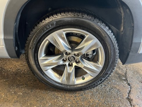 Used 2017 Toyota Highlander Limited image 26