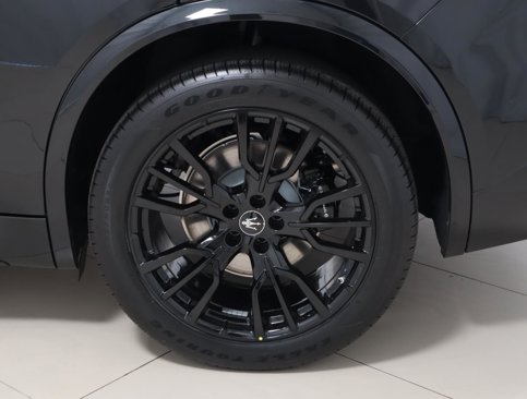 New 2025 Maserati Grecale Modena image 9