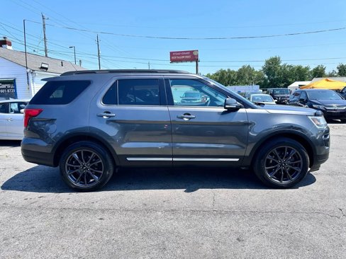 Used 2018 Ford Explorer XLT w/ Equipment Group 202A image 6