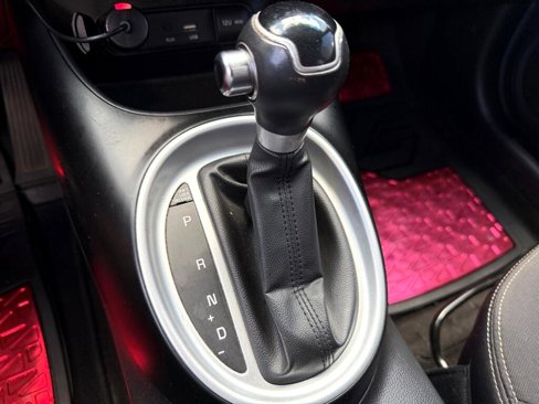 Used 2016 Kia Soul image 16