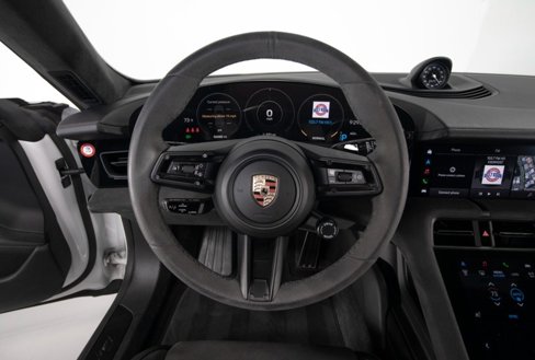 Used 2023 Porsche Taycan GTS image 9