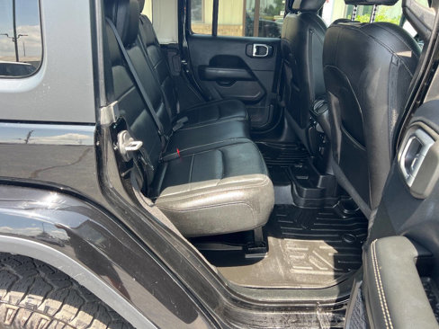 Used 2018 Jeep Wrangler Unlimited Sahara image 16