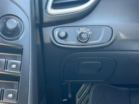 Used 2018 Chevrolet Trax LT w/ LT Convenience Package image 28