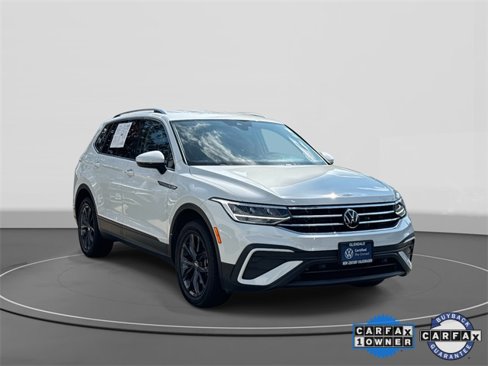 Used 2022 Volkswagen Tiguan SE image 1