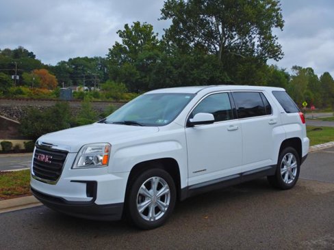 Used 2017 GMC Terrain SLE image 1