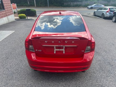 Used 2010 Volvo S40 T5 R-Design image 4