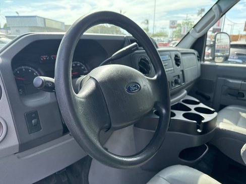 Used 2014 Ford E-350 and Econoline 350 Extended Super Duty image 6