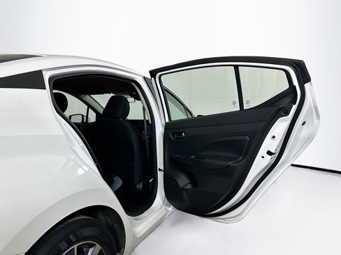 Used 2024 Nissan Versa SV image 28