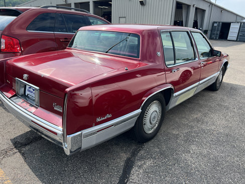 Used 1993 Cadillac De Ville Sedan image 3
