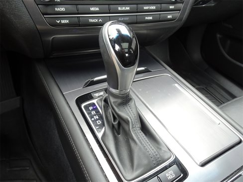 Used 2015 Hyundai Genesis 3.8 w/ Option Group 03 image 17
