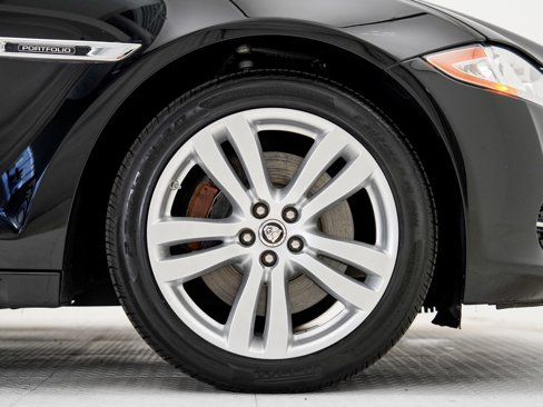Used 2012 Jaguar XJ L image 29