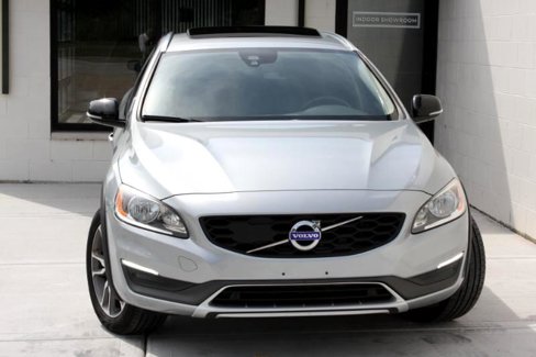 Used 2015 Volvo V60 T5 Cross Country image 2