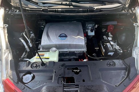 Used 2014 Nissan Leaf SL w/ Premium Package image 9