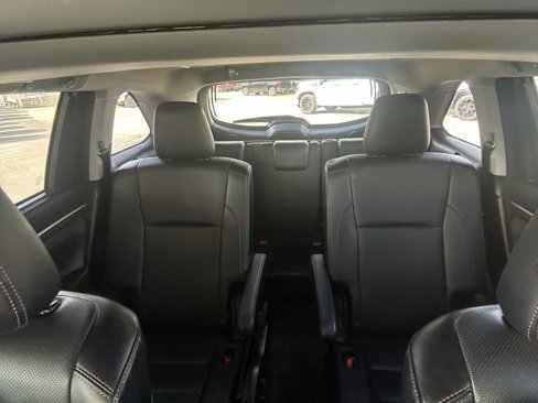 Used 2016 Toyota Highlander Limited image 27