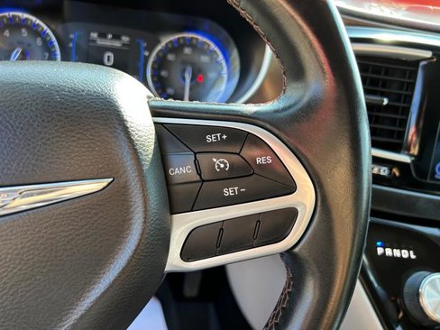 Certified 2017 Chrysler Pacifica Touring-L image 15
