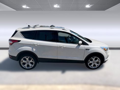Used 2018 Ford Escape Titanium w/ Ford Safe & Smart Package image 8
