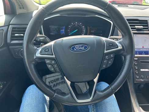 Used 2020 Ford Fusion Titanium image 16