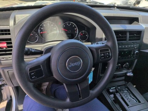 Used 2011 Jeep Liberty Sport image 37