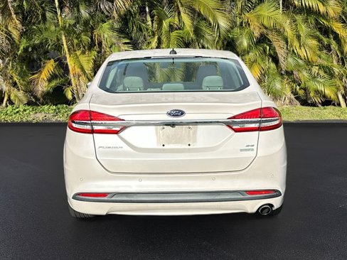 Used 2017 Ford Fusion SE w/ Fusion SE Technology Package image 6