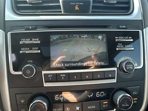 Used 2017 Nissan Altima 2.5 SL w/ Moonroof Package image 14