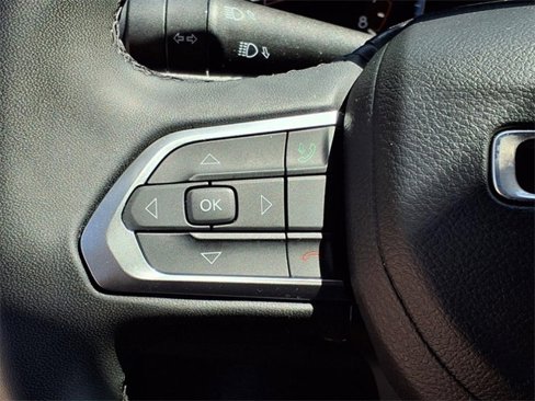 Used 2024 Jeep Compass Latitude image 19