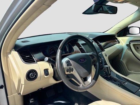 Used 2017 Ford Taurus Limited image 10