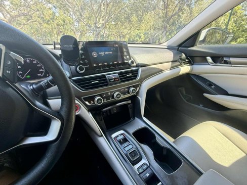 Used 2018 Honda Accord Hybrid image 10