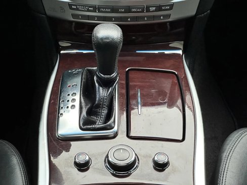 Used 2011 INFINITI M56 x image 16