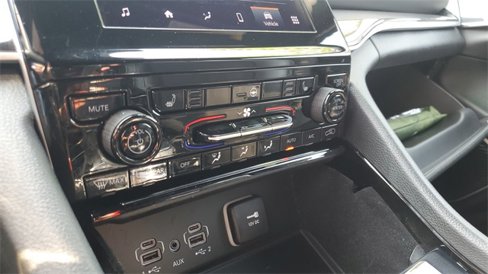 Certified 2021 Jeep Grand Cherokee L Laredo image 18