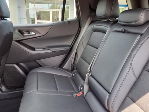 Used 2025 Chevrolet Equinox LT w/ Convenience Package II image 31