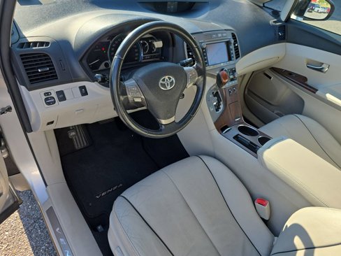 Used 2010 Toyota Venza image 9