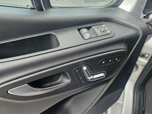 Used 2019 Mercedes-Benz Sprinter 2500 image 2