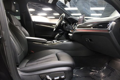 Used 2019 BMW 540i w/ M Sport Package image 18