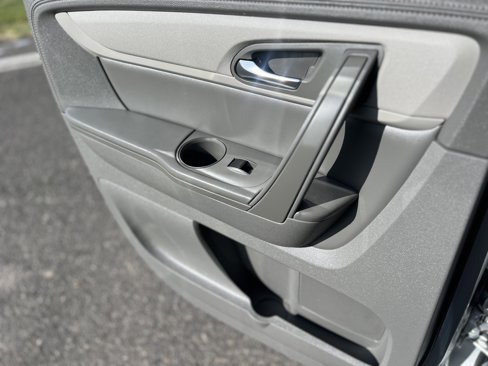 Used 2014 Chevrolet Traverse LT image 18