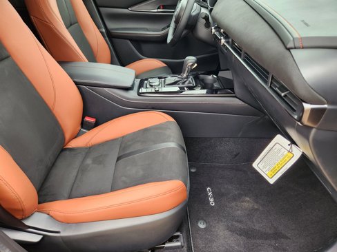 New 2025 MAZDA CX-30 Carbon image 13
