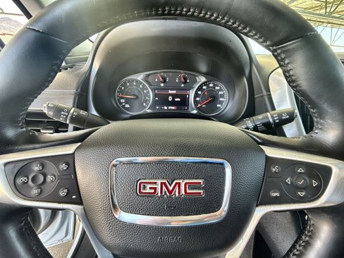 Used 2022 GMC Terrain SLT w/ Tech Package image 11