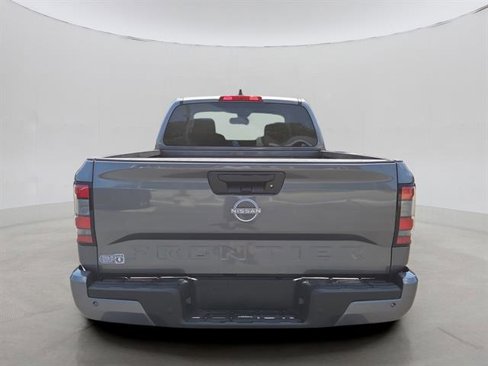 Used 2025 Nissan Frontier SV image 24