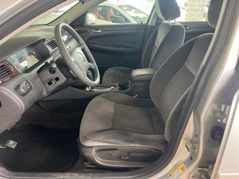 Used 2016 Chevrolet Impala LT image 14