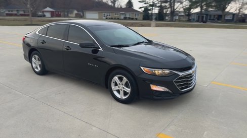 Used 2019 Chevrolet Malibu LS image 2