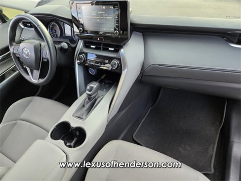 Used 2022 Toyota Venza LE image 17