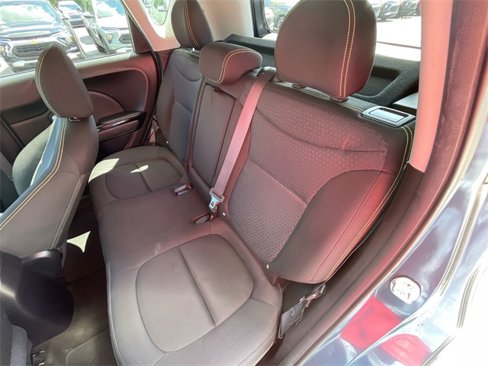 Used 2015 Kia Soul + image 13
