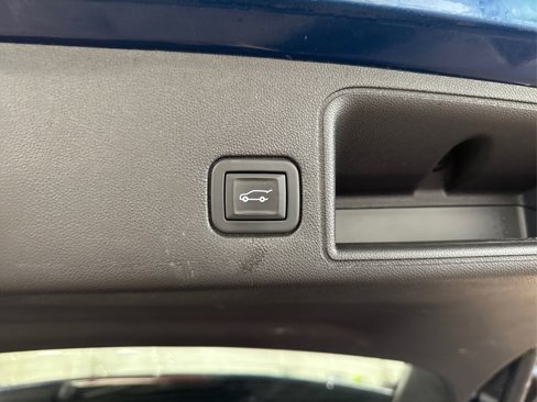 Used 2021 GMC Terrain SLE w/ Driver Convenience Package image 14