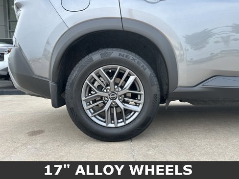 Used 2023 Nissan Rogue S image 18