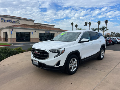 Used 2020 GMC Terrain SLE image 1