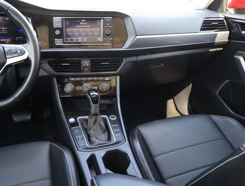 Used 2023 Volkswagen Jetta SE image 11
