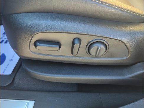 Used 2021 Chevrolet Equinox Premier image 11