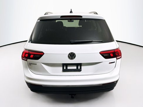 Used 2021 Volkswagen Tiguan SE image 6