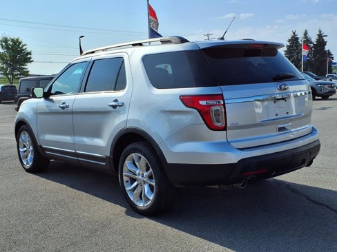 Used 2015 Ford Explorer XLT w/ Equipment Group 202B image 7